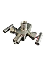 БКН2-20-12Х18Н10Т Блок клапанный 2-х вент. К1/2"(В)/М20х1,5(В - накид.гайка)/М20х1,5(Н) УТ000017765